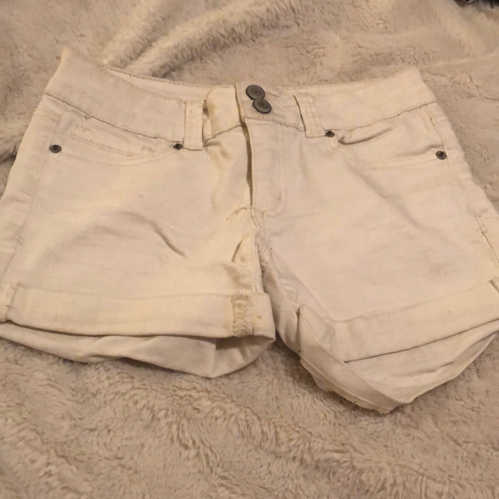 White shorts from mud size 5